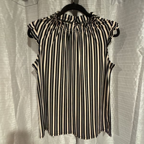 Adrianna Papell Sleeveless Blouse Size S Black White Striped Ruffle Mock Neck