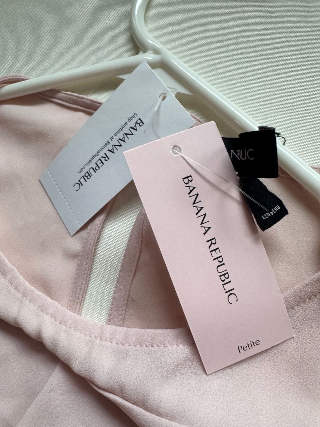 Banana Republic Pink Ruffle Blouse Romantic Coquette Workwear Petite XS 6