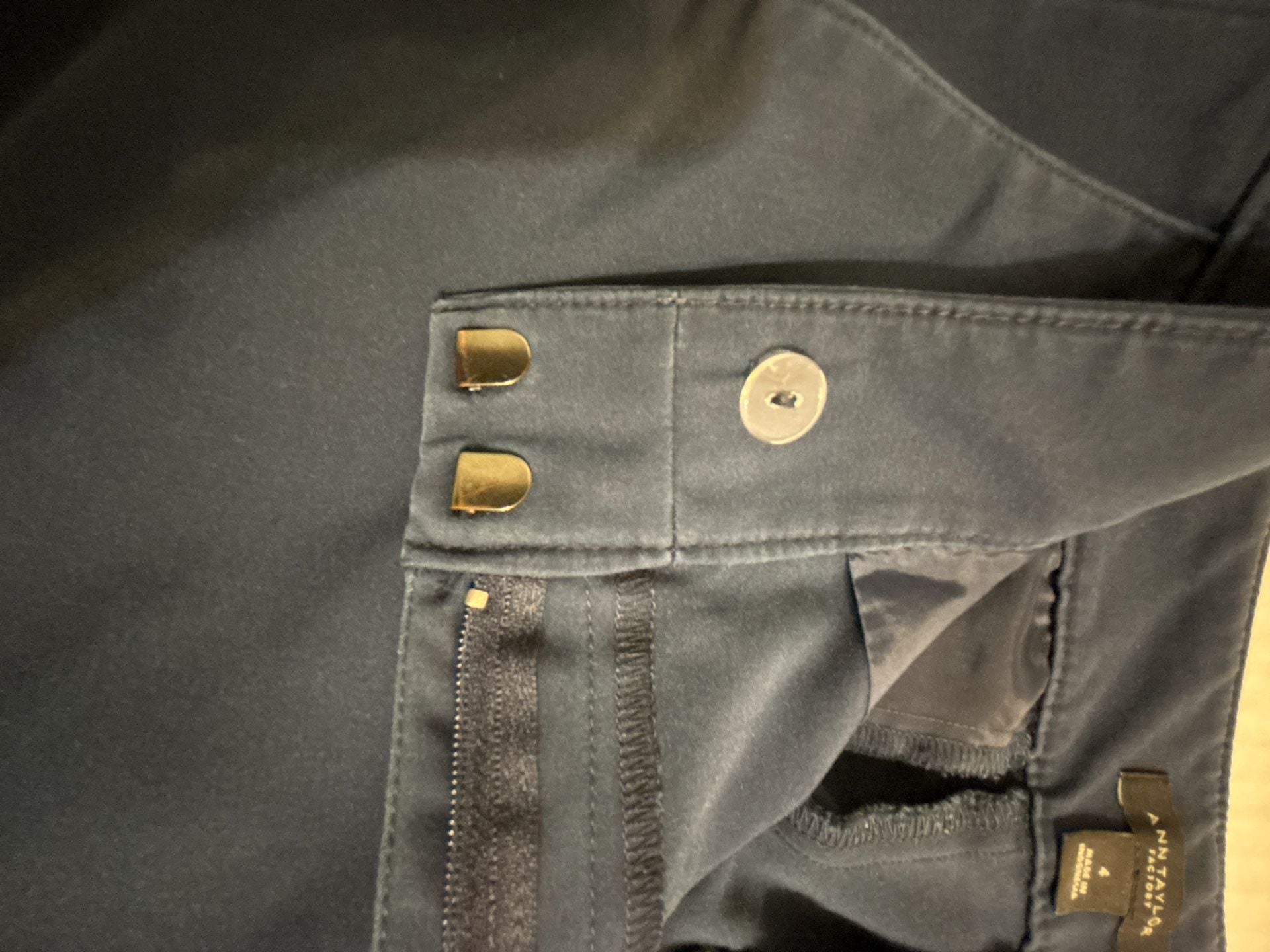 Ann Taylor Factory Pants Size 4 Navy Blue Ankle Work Trousers Button Hem 7
