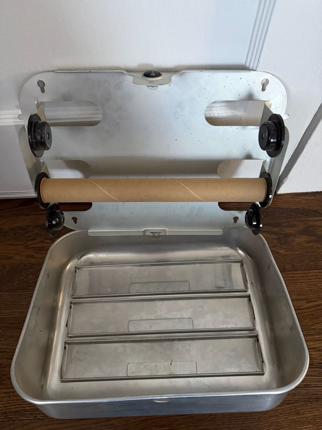 Vintage 1950s 1960s Aluminum Kitchen Wrap Paper Towel Dispenser Wall Mount Silver 7
