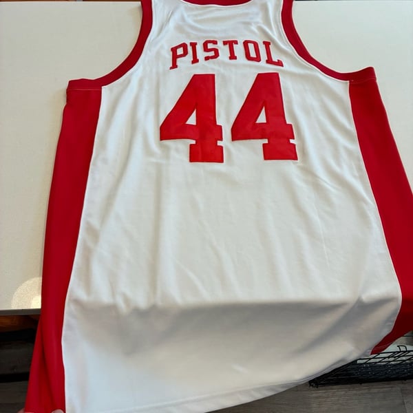 Mitchell & Ness Atlanta Hawks 1973-74 Pistol Pete Maravich Jersey Size 56