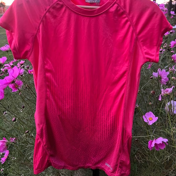 Marmot Athletic T-Shirt Size M Pink Short Sleeve