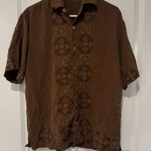 Tommy Bahama 100% Silk Brown Embroidered Button Up Y2K Resort Shirt Men’s M