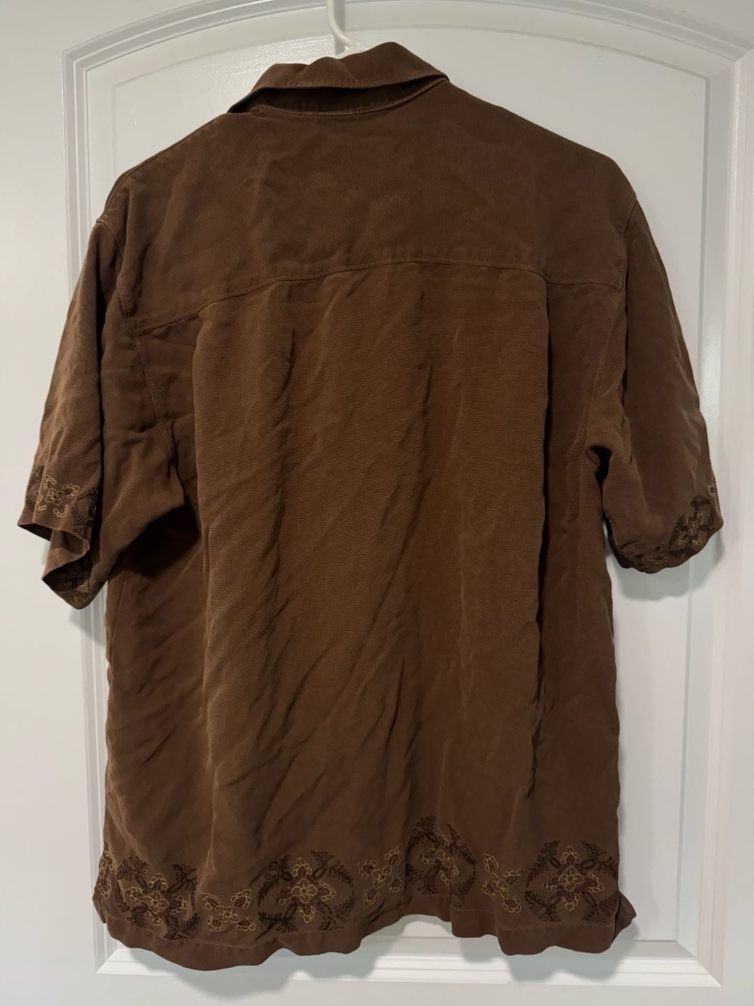 Tommy Bahama 100% Silk Brown Embroidered Button Up Y2K Resort Shirt Men’s M 3