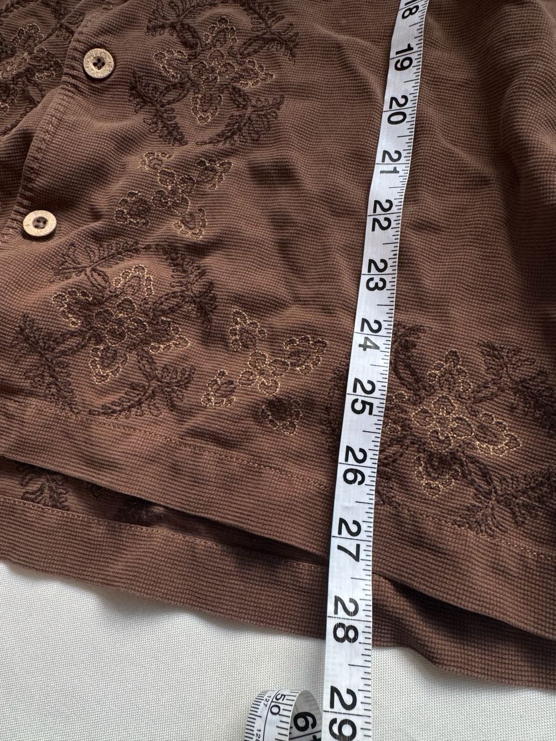 Tommy Bahama 100% Silk Brown Embroidered Button Up Y2K Resort Shirt Men’s M 8