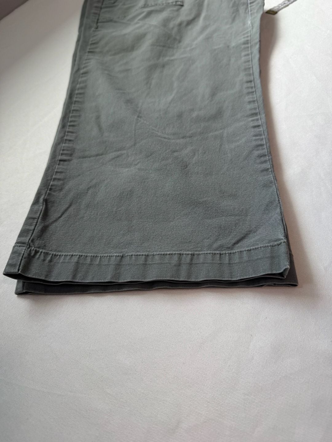 Slate Gray Capri Pants Utility Pocket Stretch Casual Cropped Women’s Size 10 8