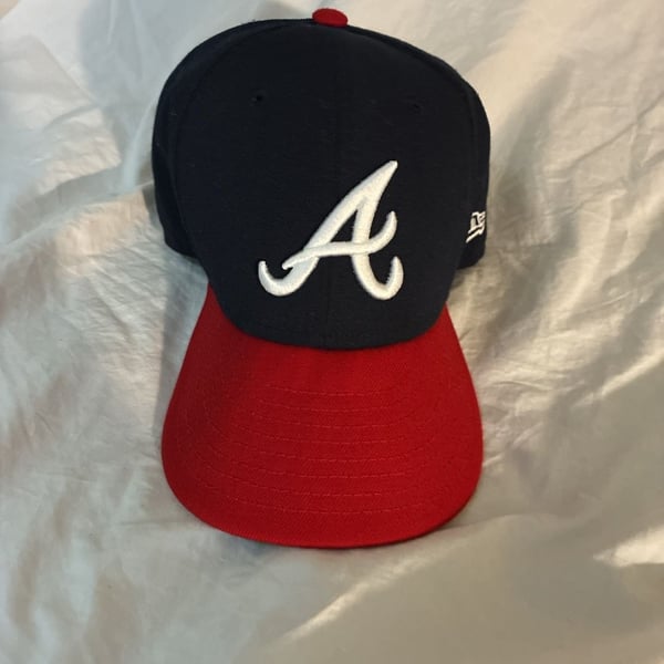 New Era Atlanta Braves 59FIFTY Fitted Hat Size 7 1/4 Navy Red
