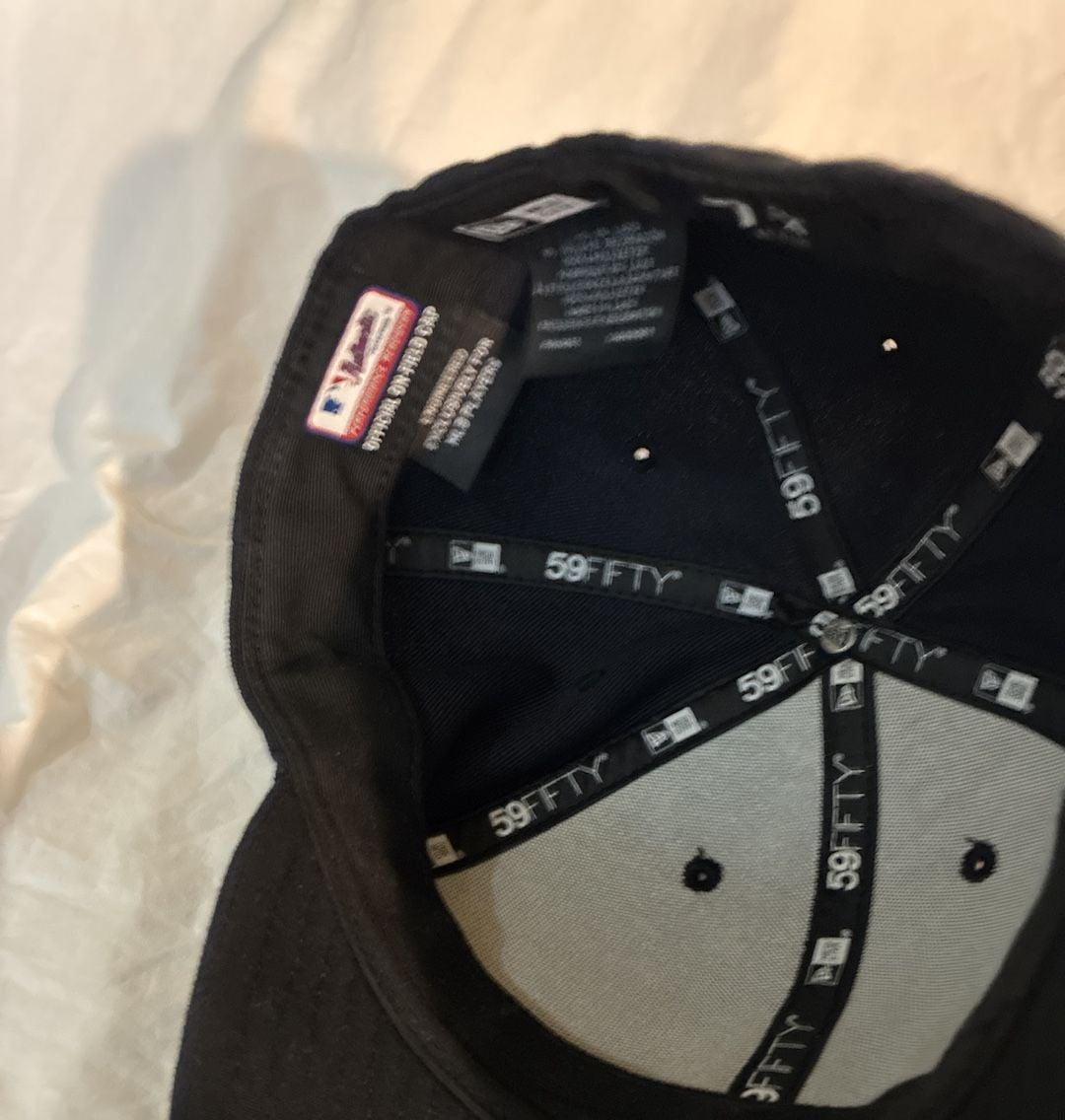 New Era Boston Red Sox 59FIFTY Size 7 1/4 Navy Fitted Cap 8