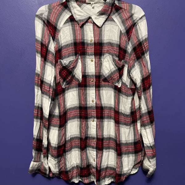 Maurices Plaid Button-Down Shirt Size XL Red White Black Long Sleeve