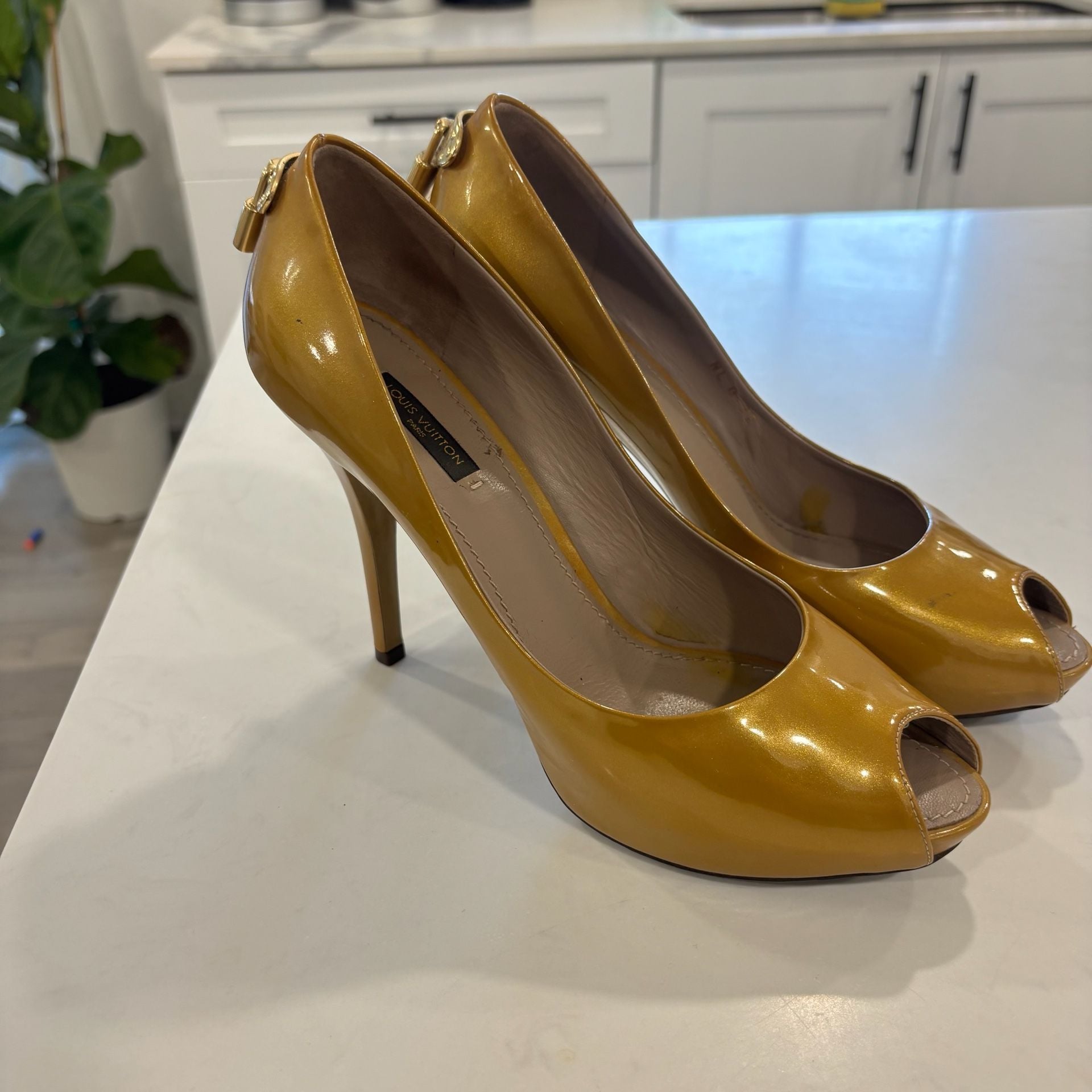 Louis Vuitton Oh Really Peep Toe Pumps Patent Leather Heels 10
