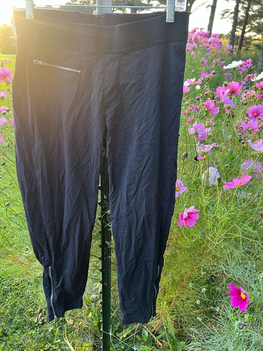 Athleta Mod Trekkie Pants Size S Black Zip Pocket 2