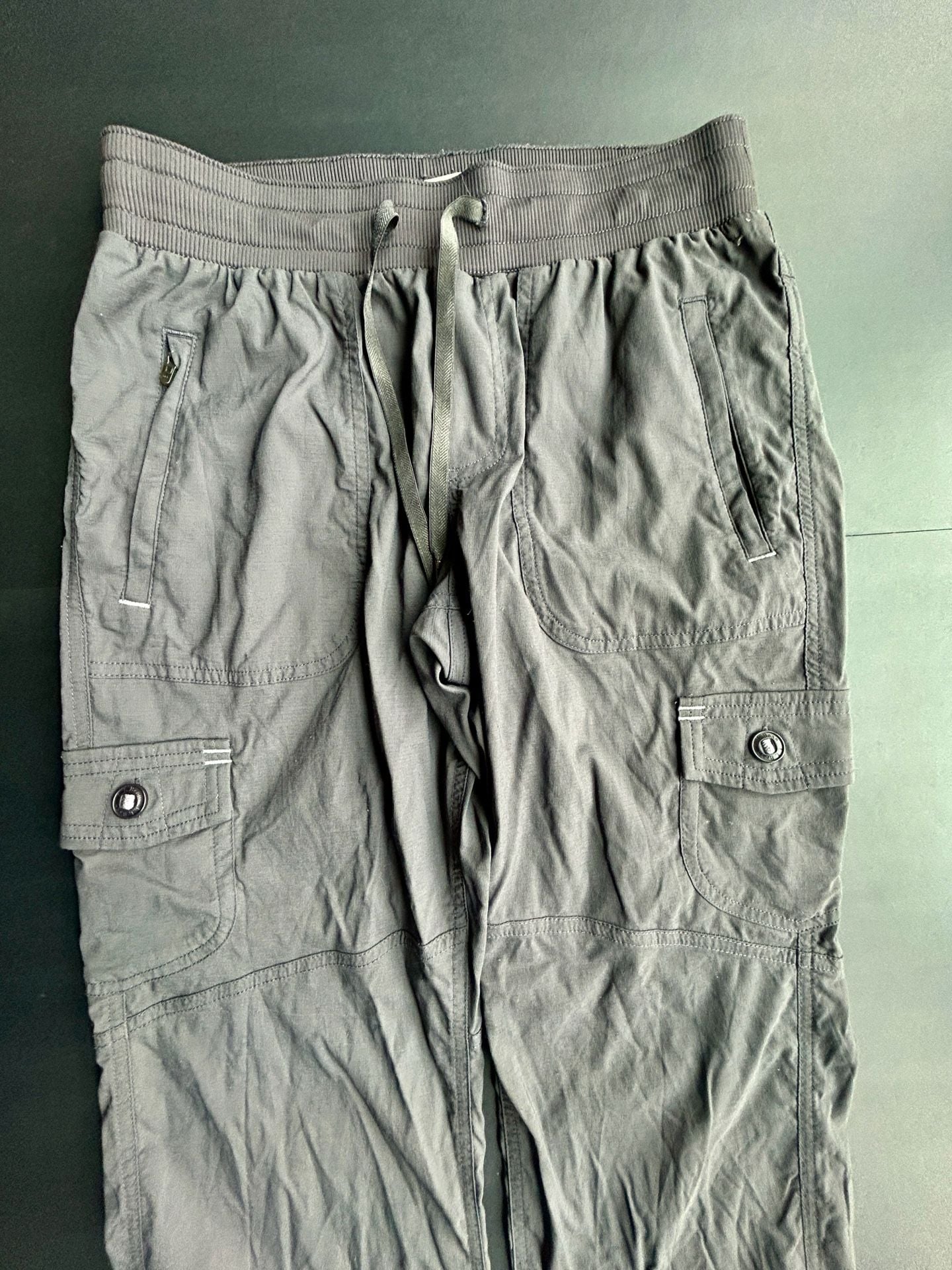 L.L. Bean Cargo Pants Size XS Petite Gray Nylon 7