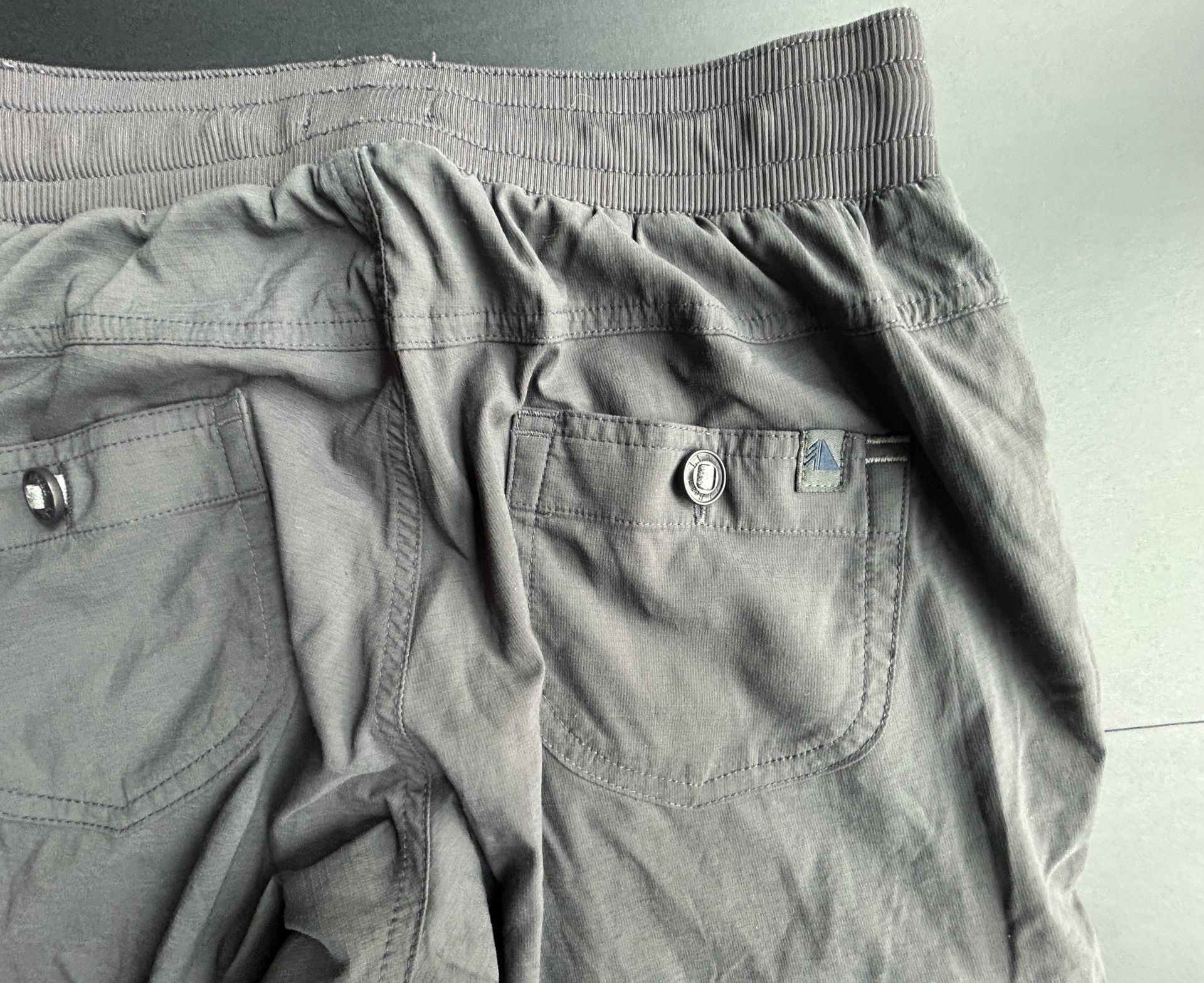 L.L. Bean Cargo Pants Size XS Petite Gray Nylon 12