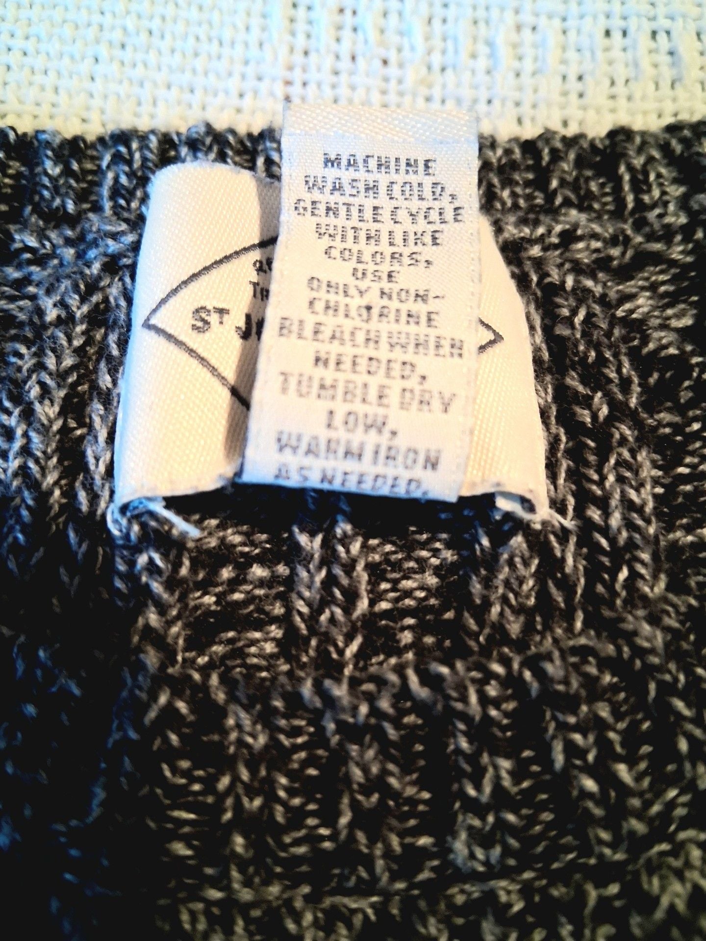 St. John's Bay Gray Cable Knit Sweater 4