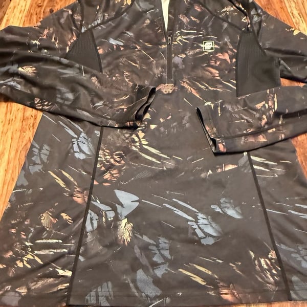 Orage Long Sleeve 1/2 Zip Pullover Size XL Multi Abstract Print Base Layer