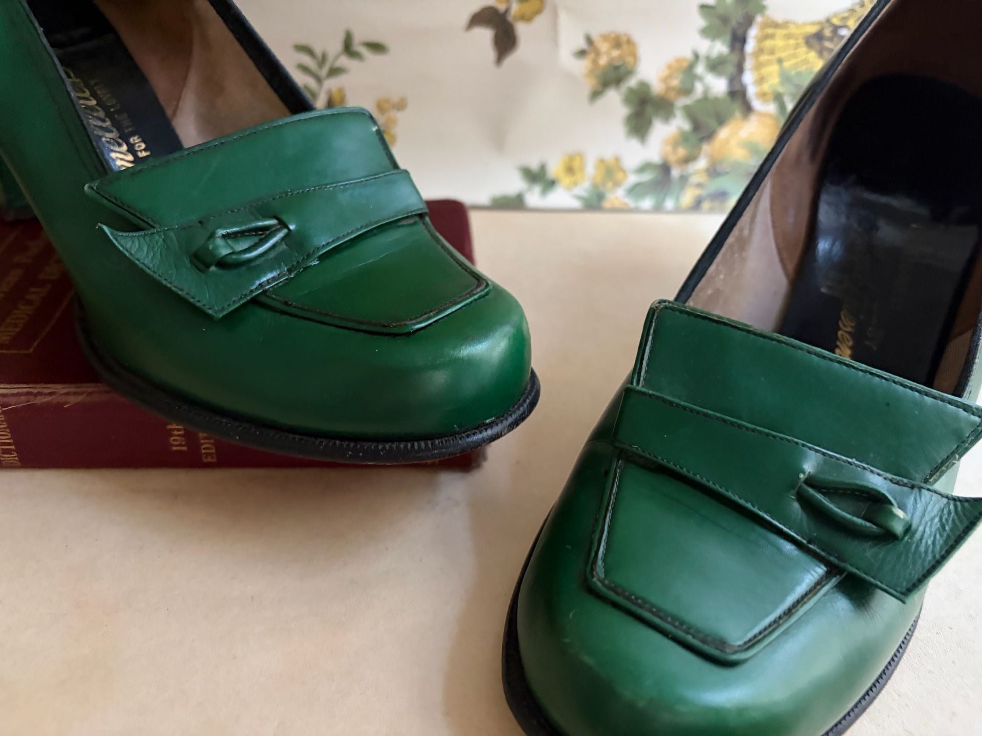 Vintage Green Leather Pumps Chunky Heel Loafers Retro 1960s Women’s Shoes US Size 7 Carmellettes 6