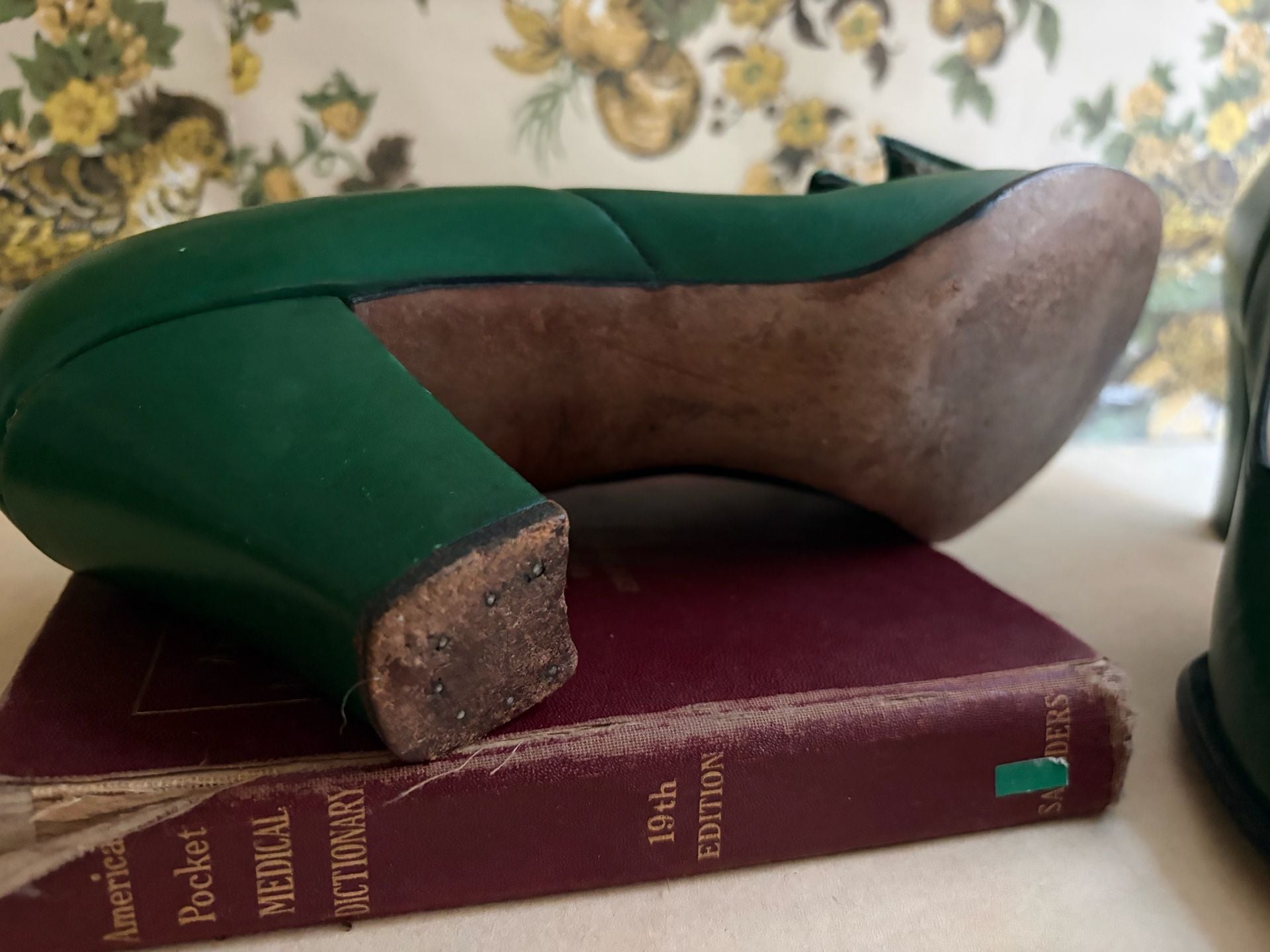 Vintage Green Leather Pumps Chunky Heel Loafers Retro 1960s Women’s Shoes US Size 7 Carmellettes 7