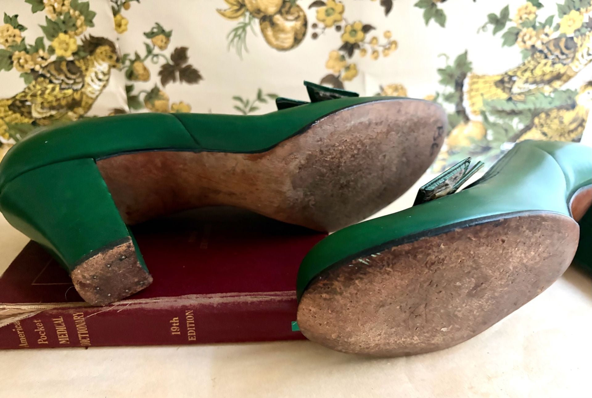 Vintage Green Leather Pumps Chunky Heel Loafers Retro 1960s Women’s Shoes US Size 7 Carmellettes 8
