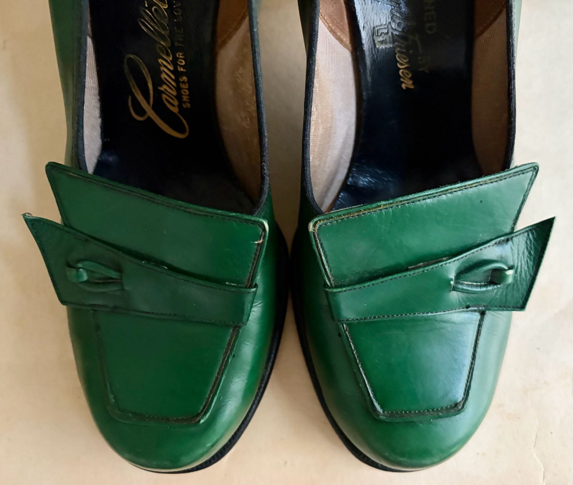 Vintage Green Leather Pumps Chunky Heel Loafers Retro 1960s Women’s Shoes US Size 7 Carmellettes 10