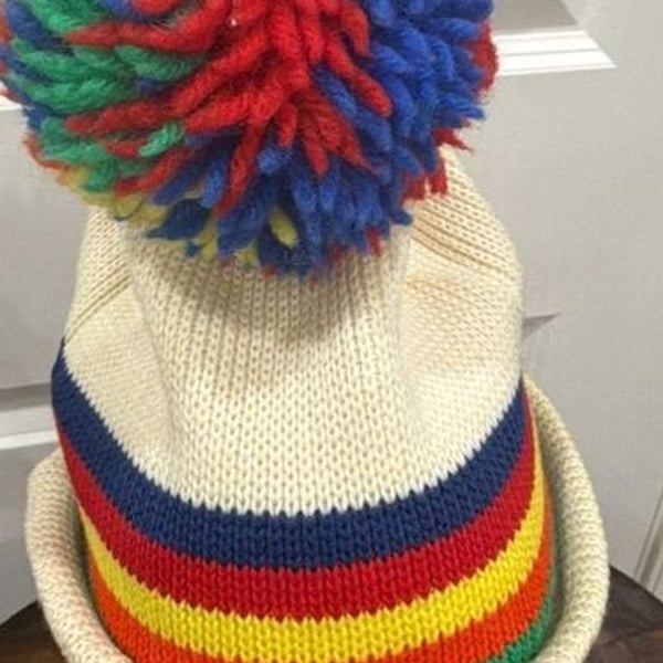Vintage Smiley 100% Wool Rainbow Striped Knit Pom Beanie Hat