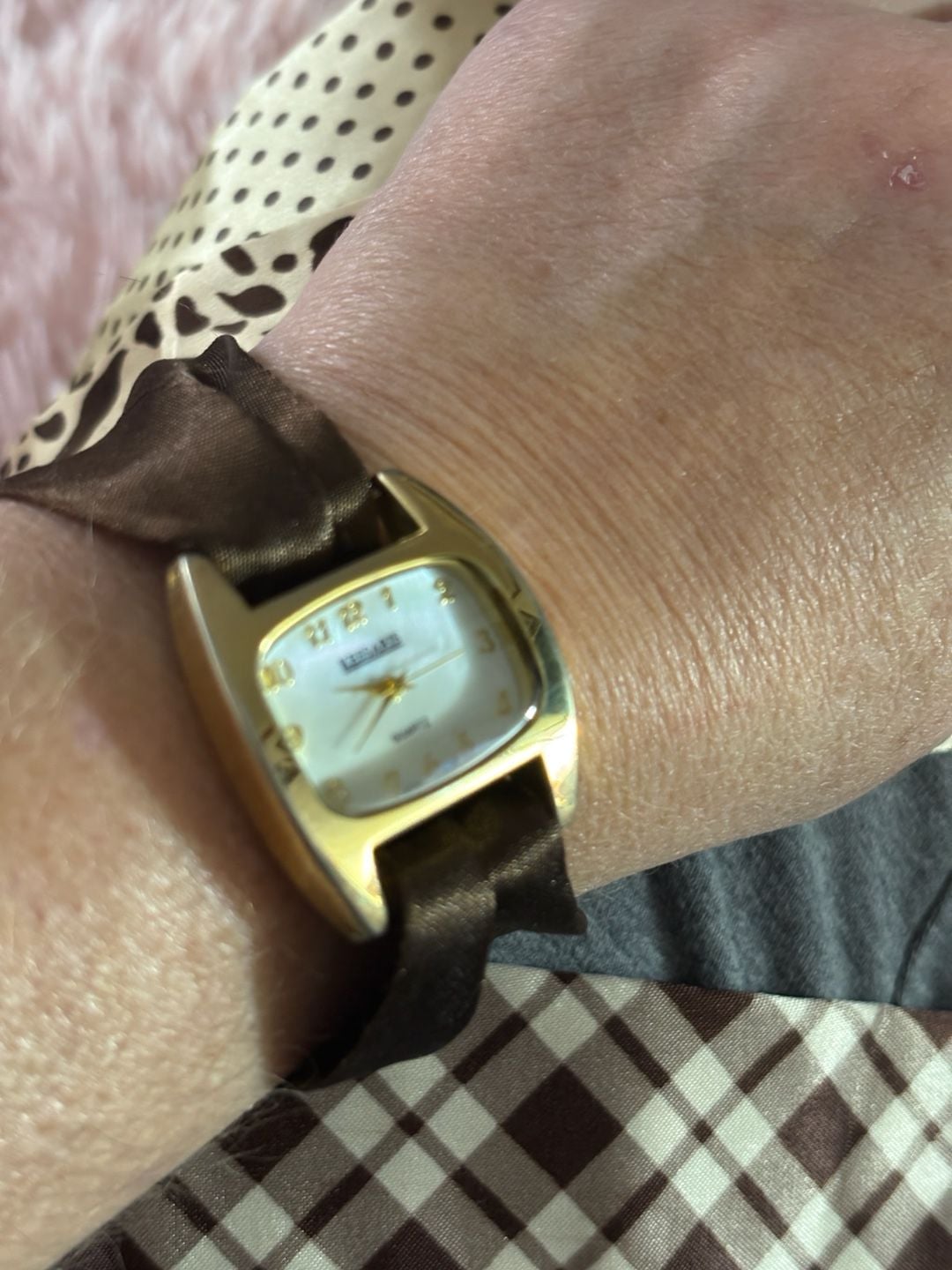 Kessaris Interchangeable Strap Watch Set Gold Tone Mother Of Pearl 3