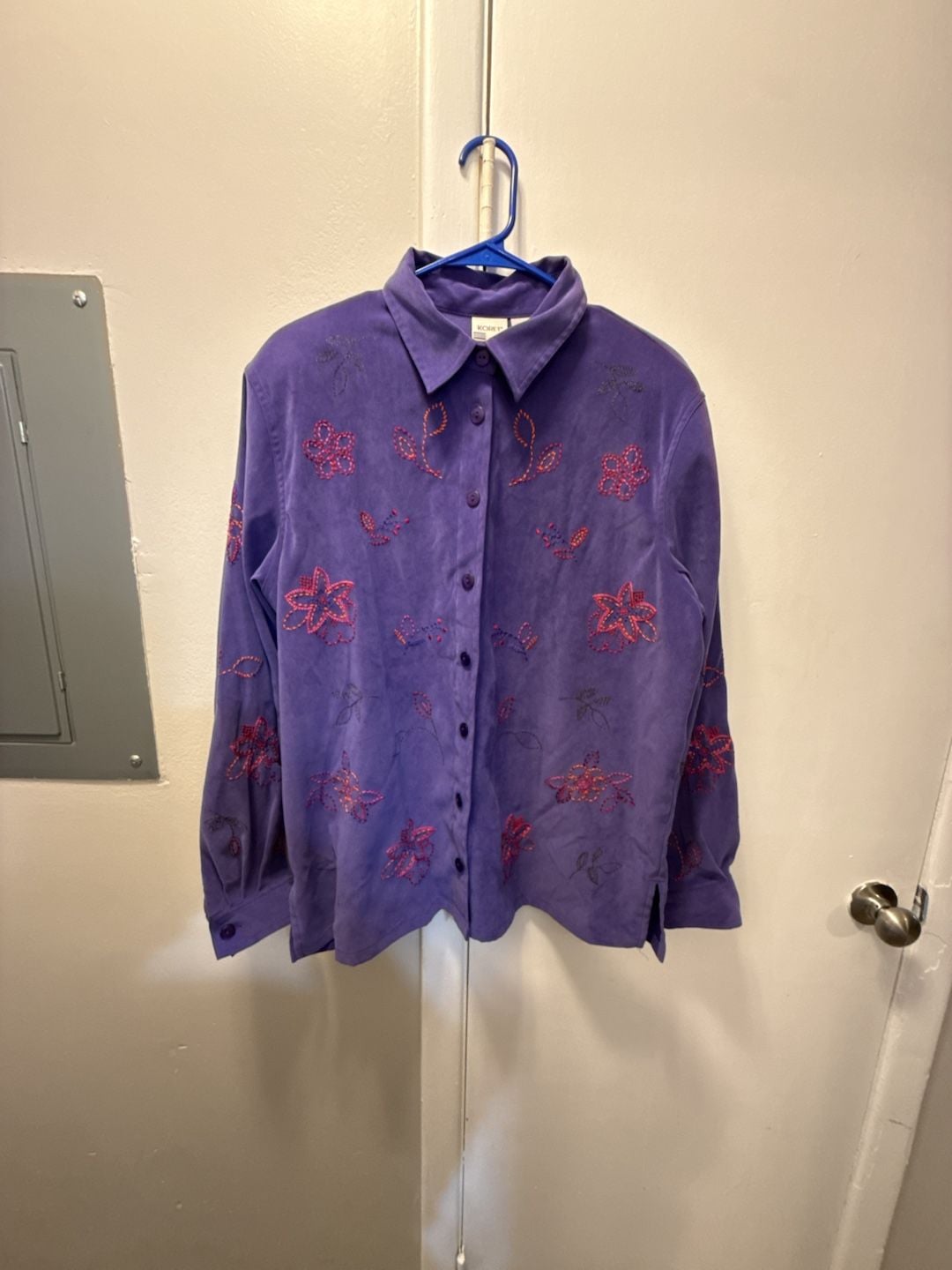 Koret Button Down Shirt Size L Purple Floral Embroidered Long Sleeve 2