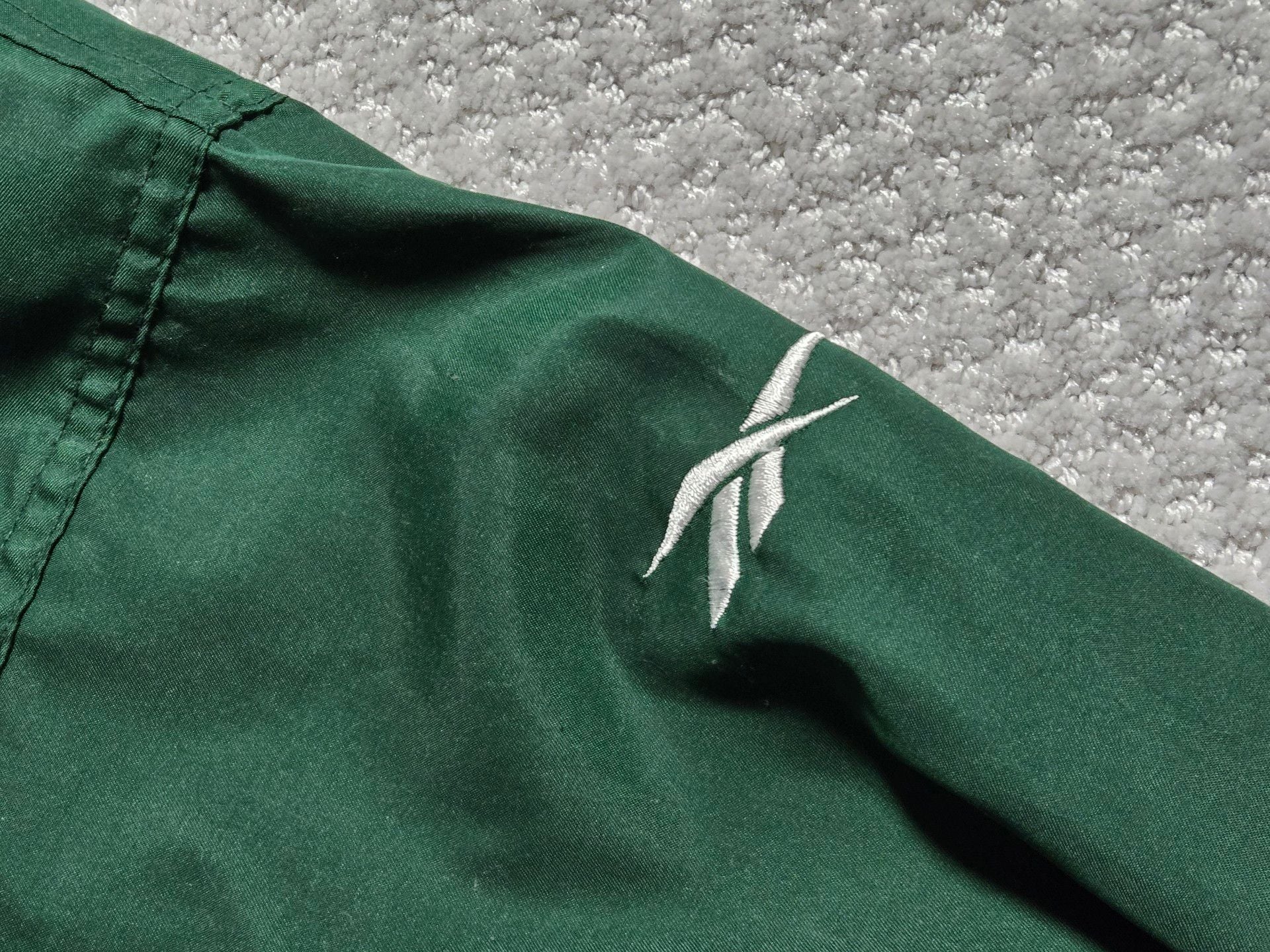 Vintage 1990s Reebok NFL Pro Line Green Bay Packers Windbreaker Pullover Jacket 10