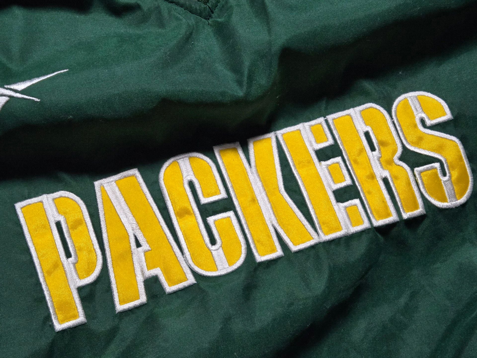 Vintage 1990s Reebok NFL Pro Line Green Bay Packers Windbreaker Pullover Jacket 12