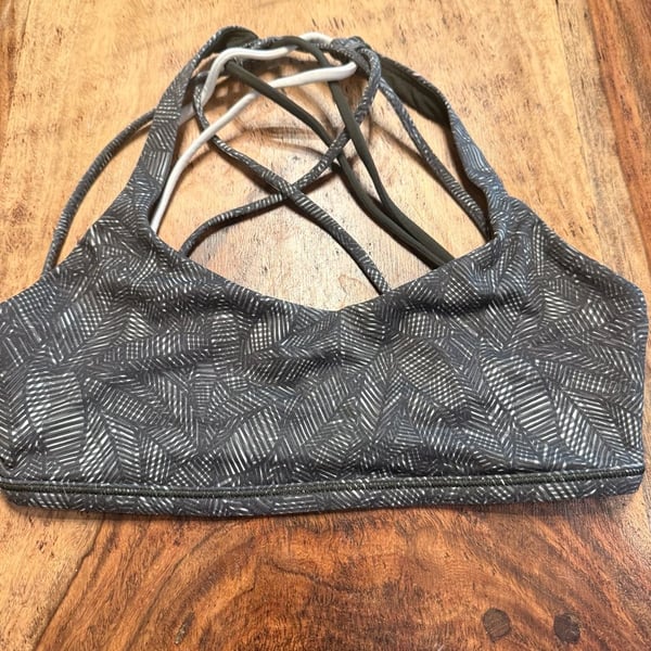 Lululemon Free To Be Wild Bra Size 4 Gray Palm Leaf Print