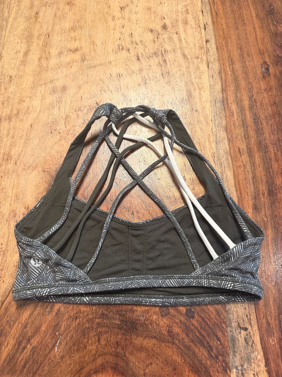 Lululemon Free To Be Wild Bra Size 4 Gray Palm Leaf Print 3