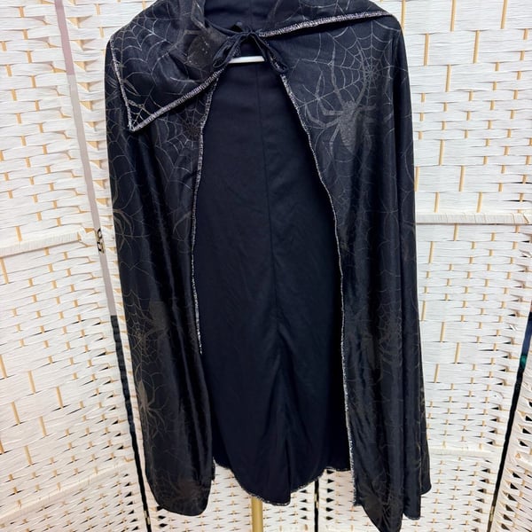 Fun World Spiderweb Hooded Cape Black Metallic Silver Adult