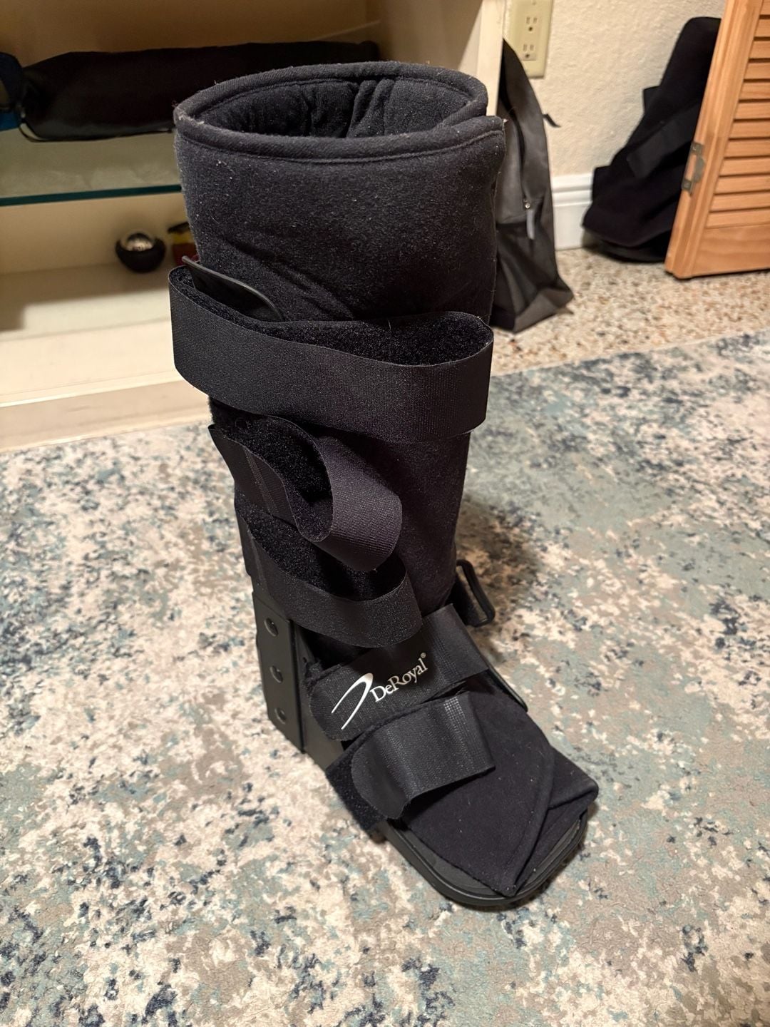 Deroyal Tracker Ex Walker Size Medium Black Orthopedic 2