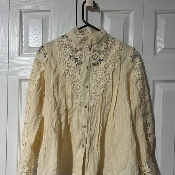 Vintage Lace Applique Cream Blouse