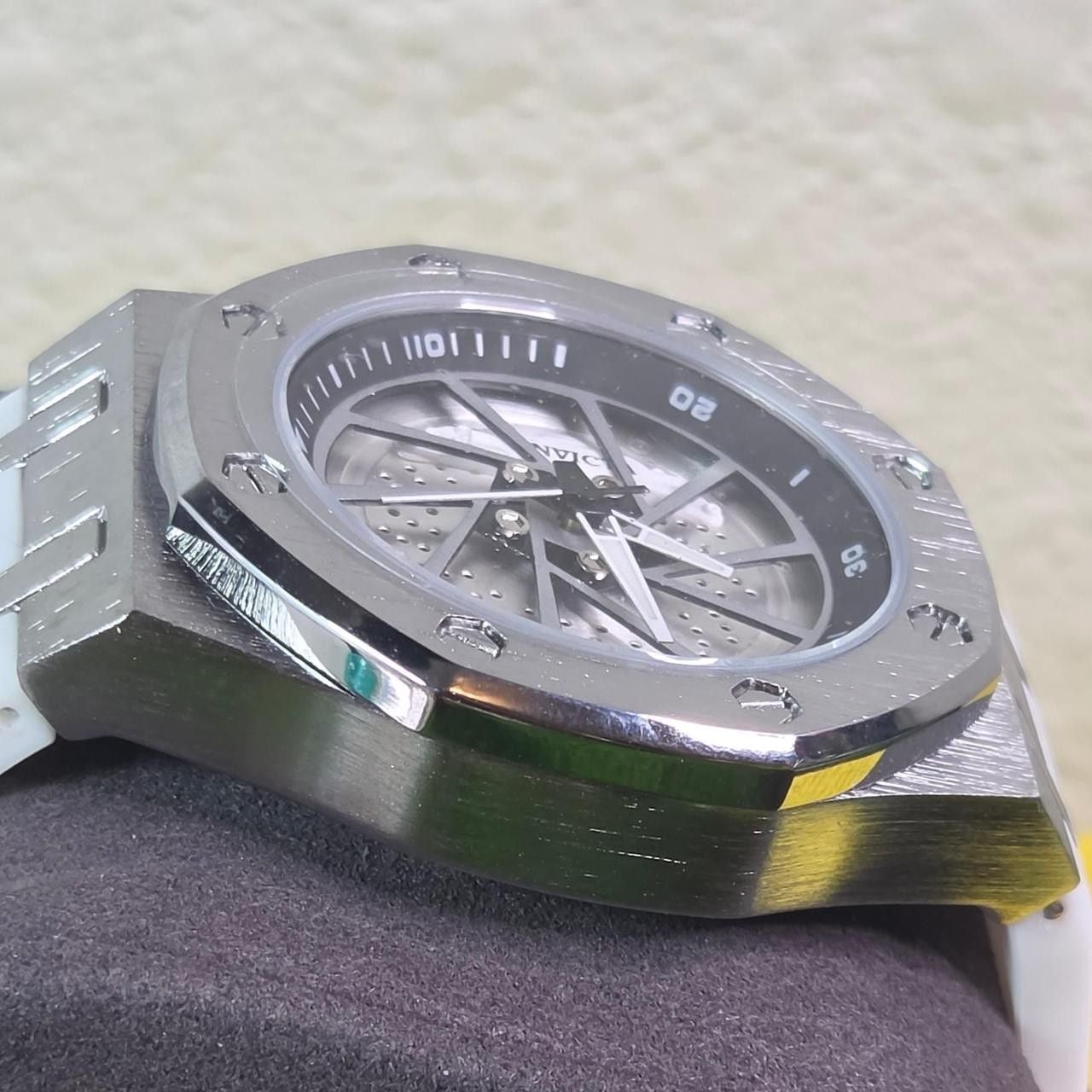Invicta Speedway Rim Watch Model 70039 White Rubber Strap 4