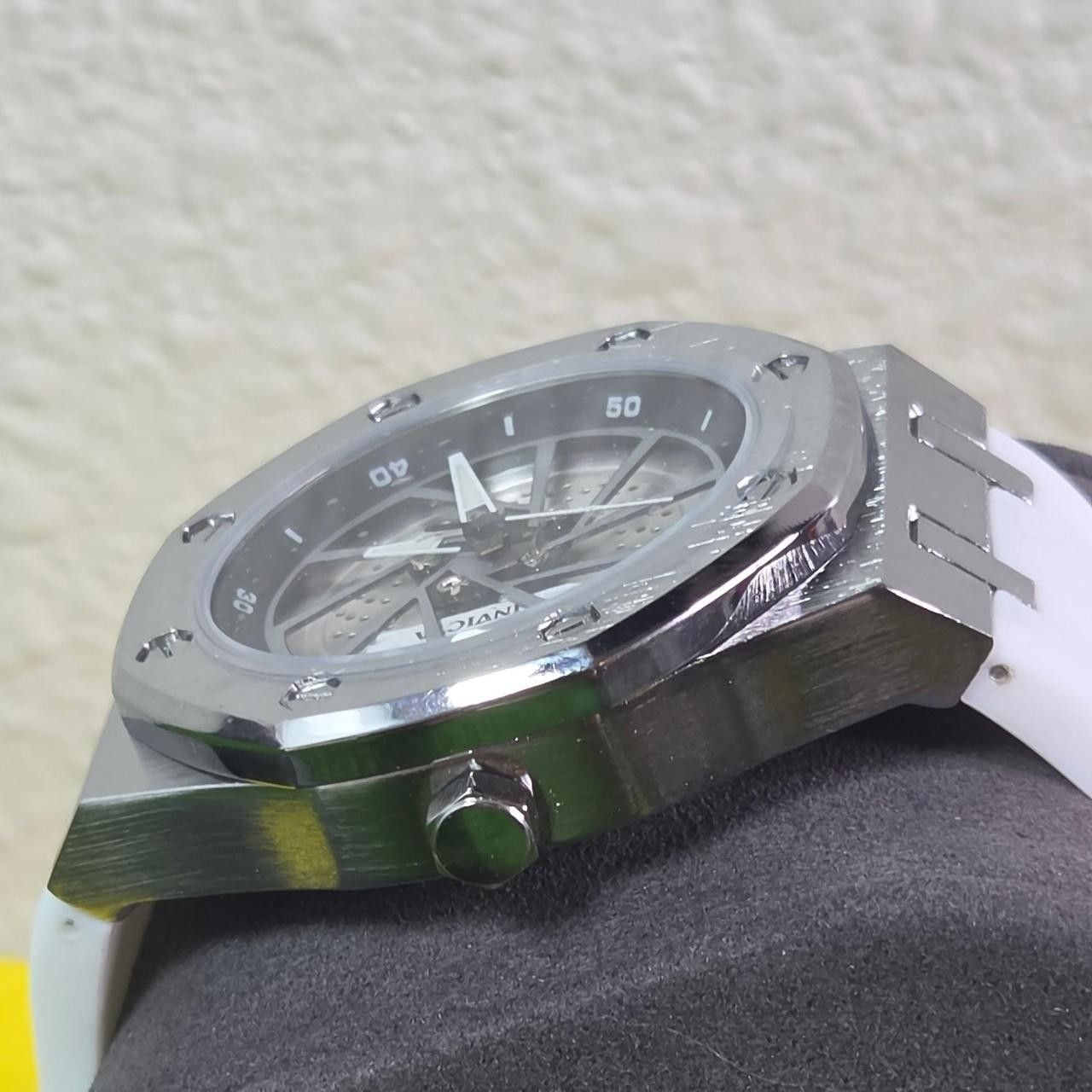 Invicta Speedway Rim Watch Model 70039 White Rubber Strap 7