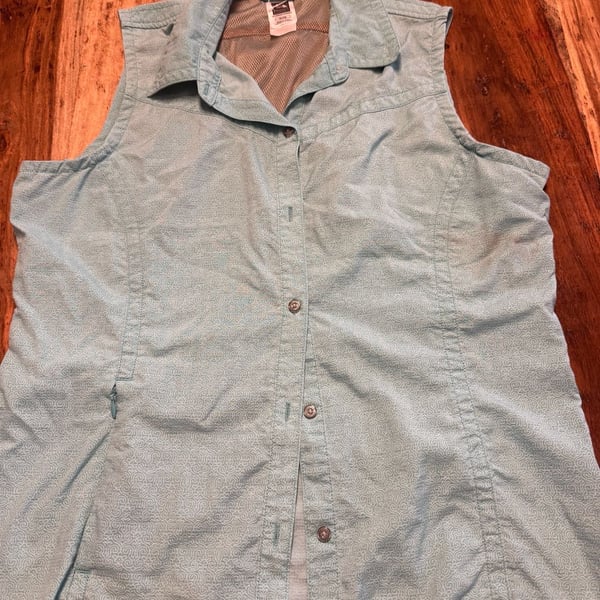 The North Face Sleeveless Hiking Shirt Size XL Blue Button Down