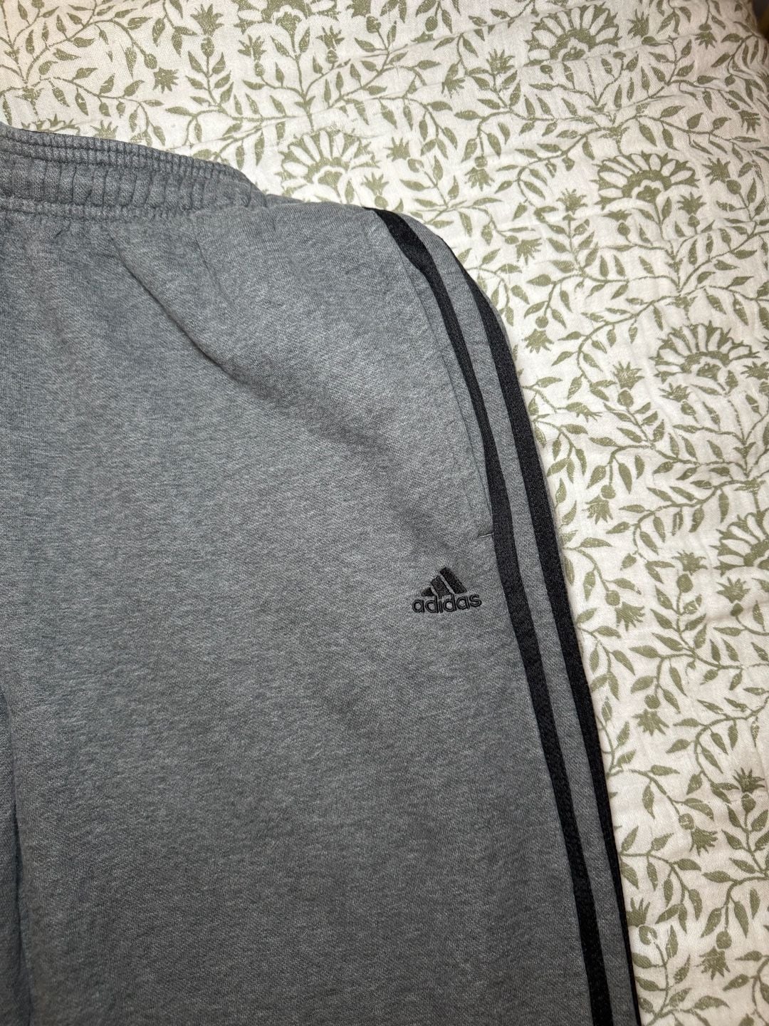 Adidas Essentials Fleece Sweatpants Size M Gray 3 Stripes 3