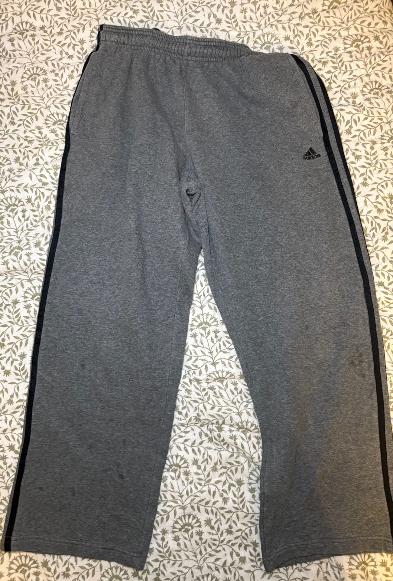 Adidas Essentials Fleece Sweatpants Size M Gray 3 Stripes 2