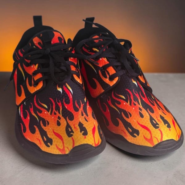 Flame Print Mesh Sneakers Size 47 Black Orange Fire Pattern Sport Shoes