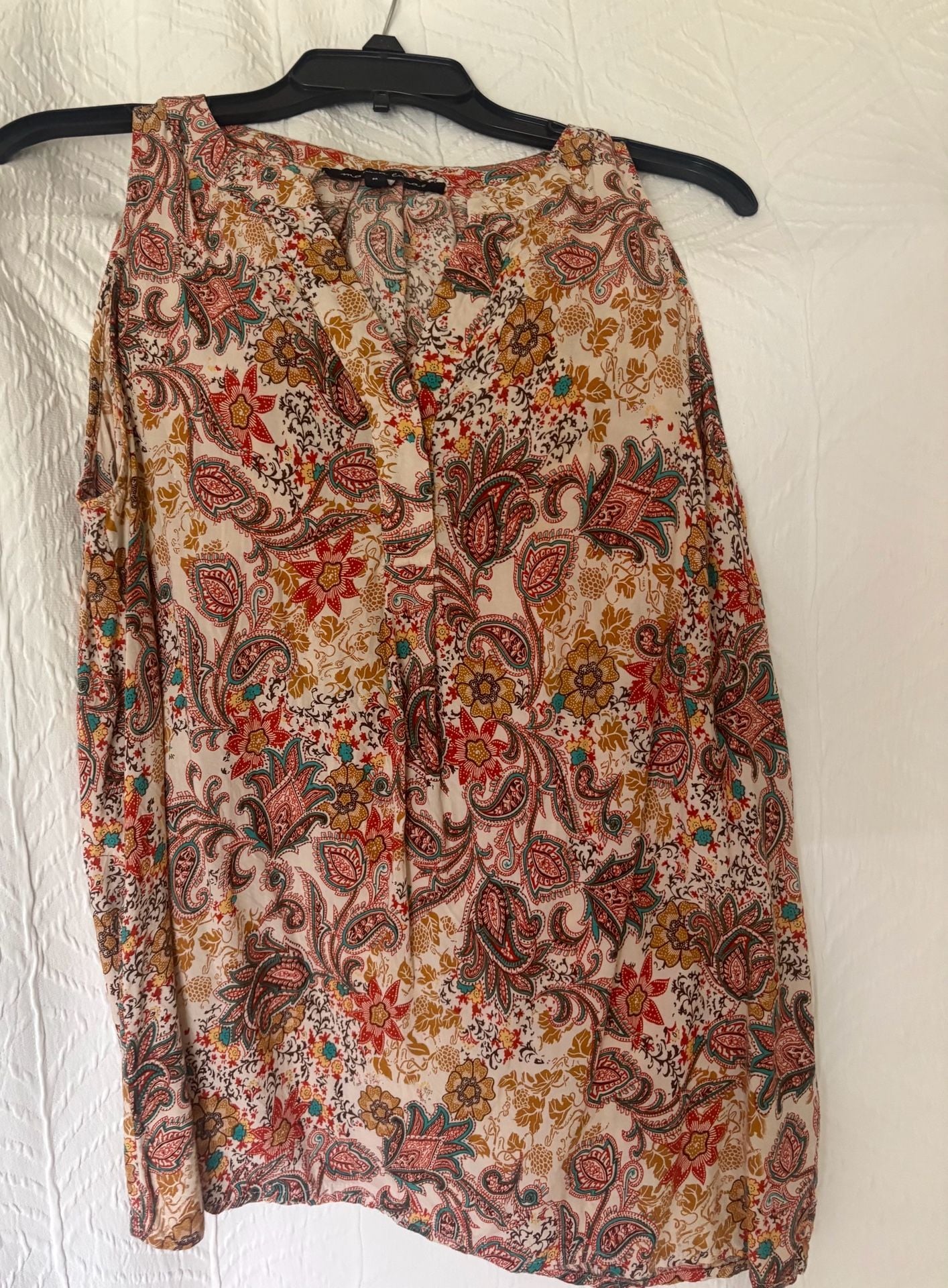 Max Studio Paisley Sleeveless V-Neck Top 2