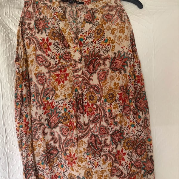 Max Studio Paisley Sleeveless V-Neck Top