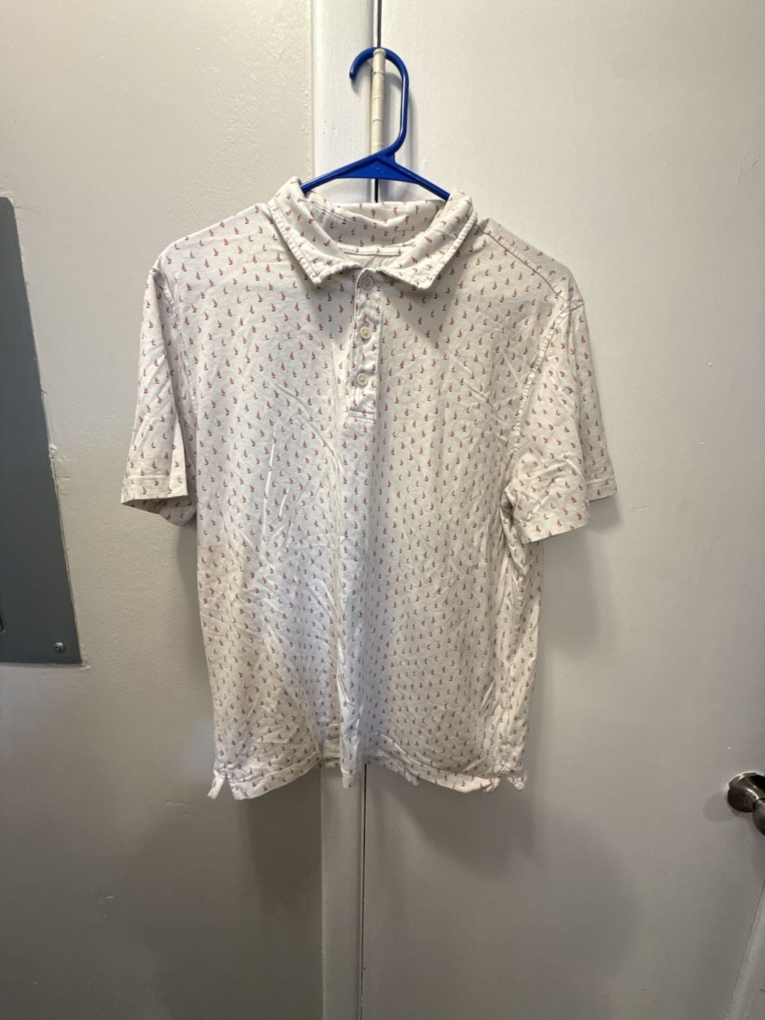 UNTUCKit Zandt Printed Performance Polo Large White Coral Sailboat 2