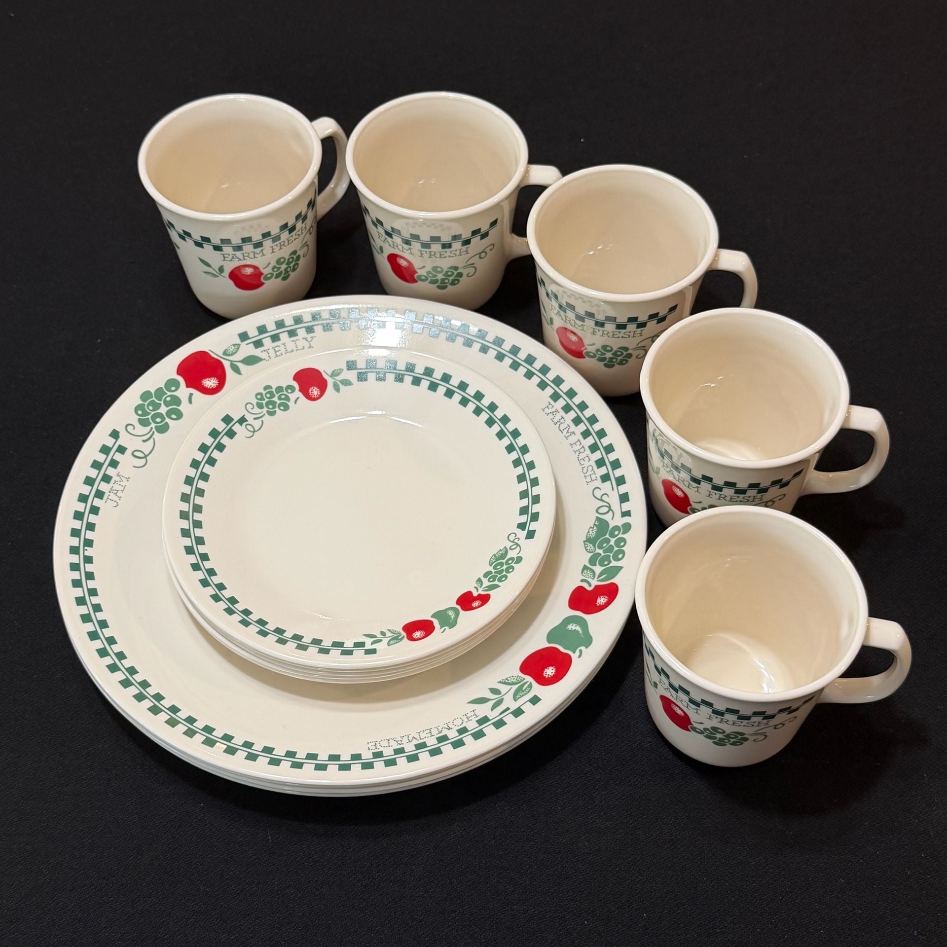 Corelle Farm Fresh Dinnerware 15 Piece Set Dinner Plates & Mugs 1