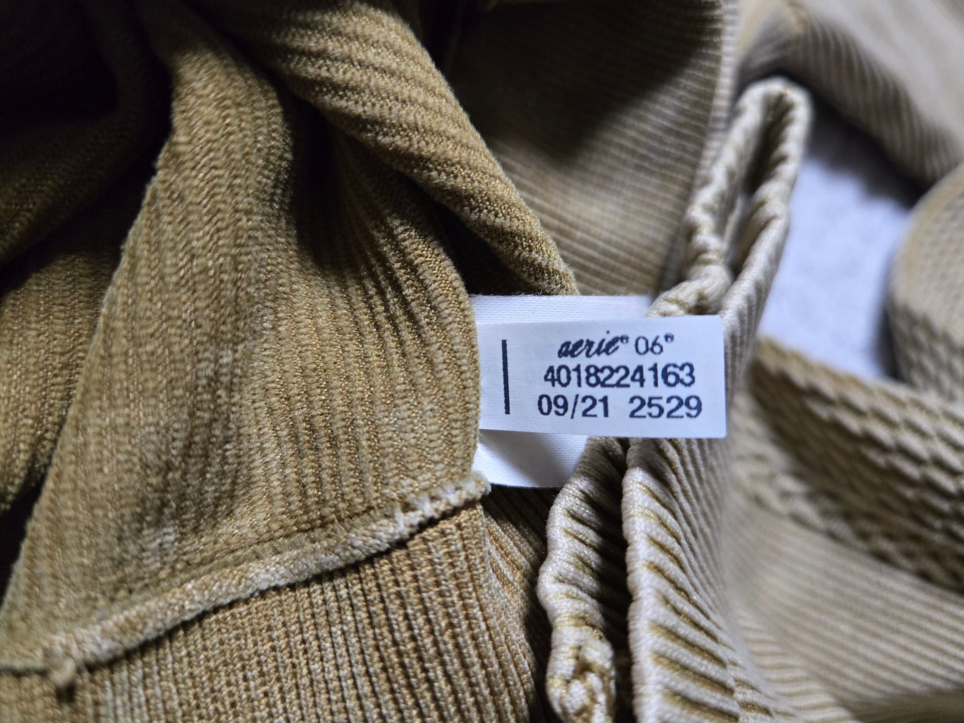 Offline By Aerie Long Sleeve Crop Top Size XL Gold / Tan Seamless 13