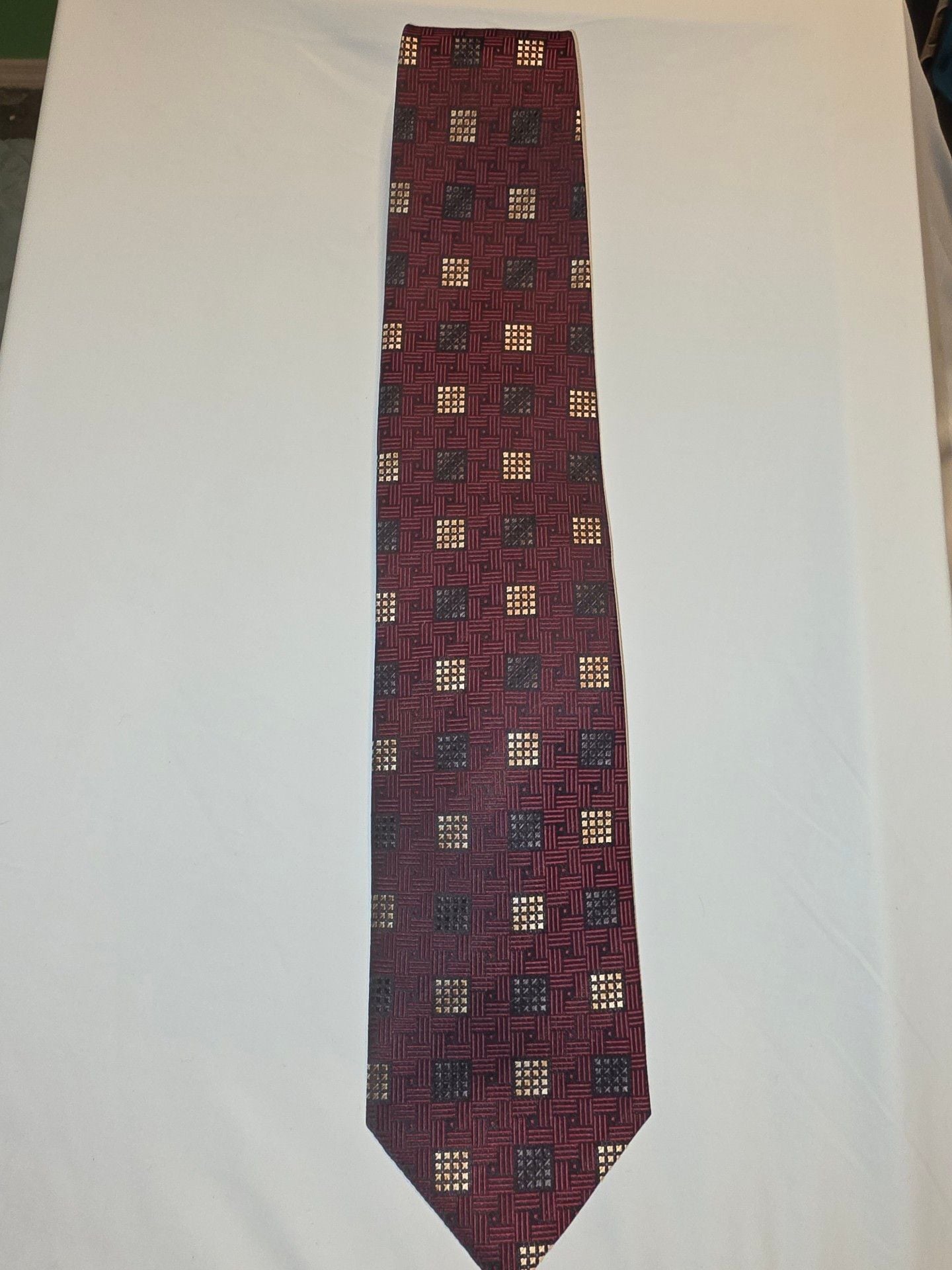 Alexander Julian Colours Necktie Maroon Geometric Silk 2