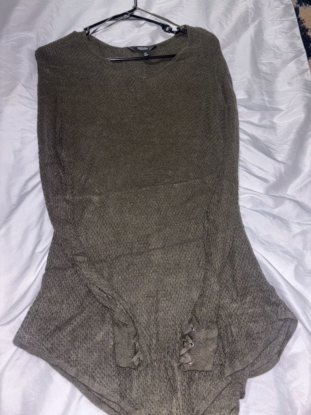 Simply Vera Wang Sweater Size XS Green V-Neck Long Sleeve Knit 3