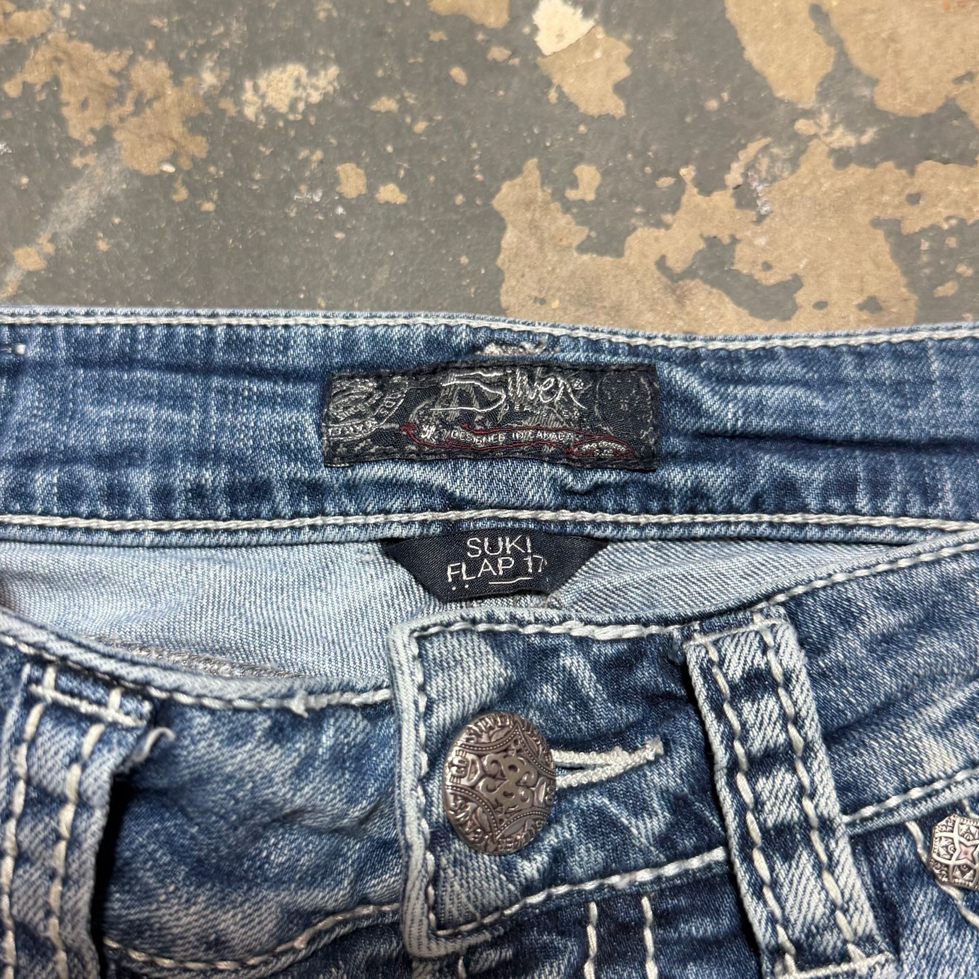 Silver Jeans Co. Suki Bootcut Jeans Medium Wash 4