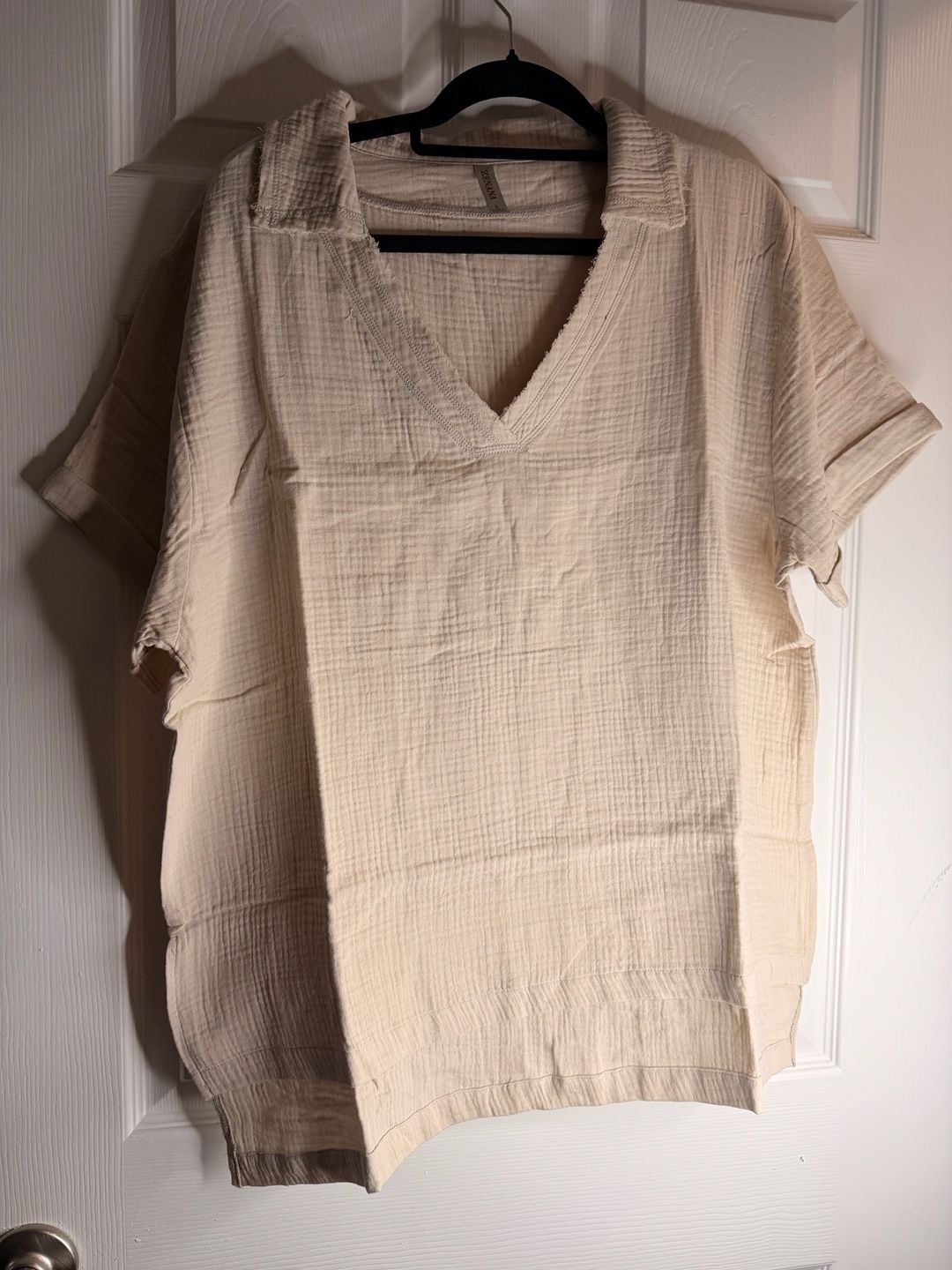 Zenana Double Gauze Short Sleeve Top Size L Beige V-Neck High-Low Tunic 2