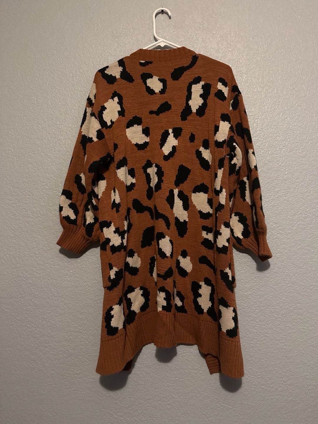 Very J Leopard Print Cardigan Size L Brown Knit Sweater 6