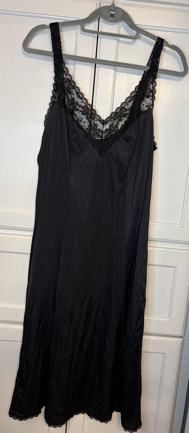 Vintage 80s Maidenform Black Lace Slip Dress Nightgown Lingerie Size 36 USA 2